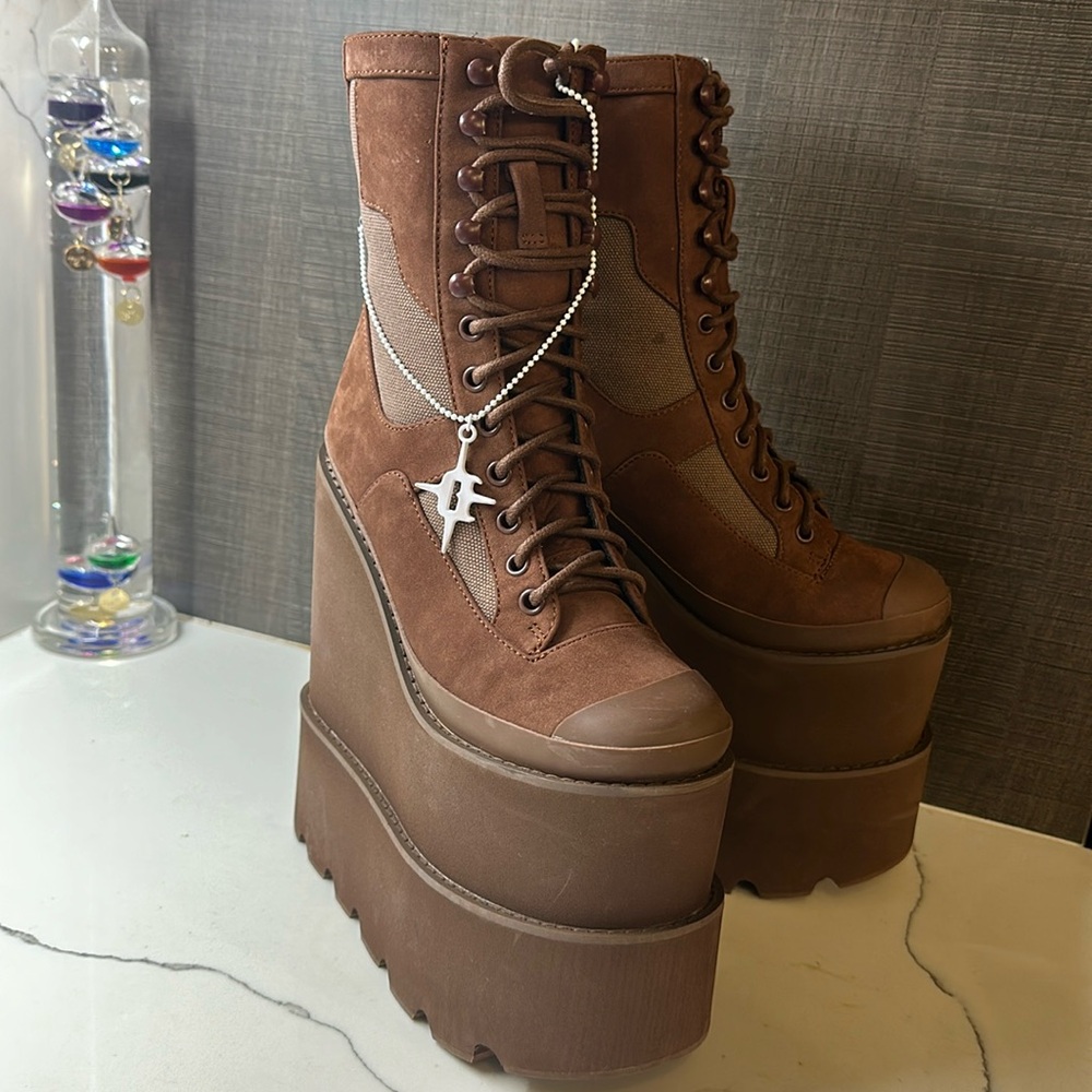 Darker Wavs ATMOSPHERE DOUBLE STACK FIELD GIRL TRAITOR BOOTS - BROWN - Picture 1 of 6